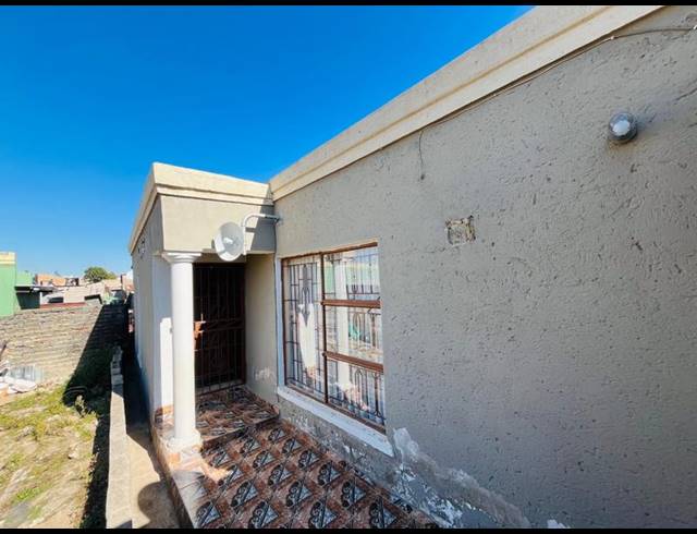 7 BEDROOM HOUSE FOR SALE IN OLIEVENHOUTBOSCH